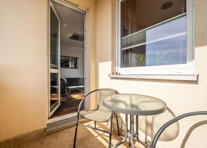 Kaskada Parking & Balcony By Axel דירה